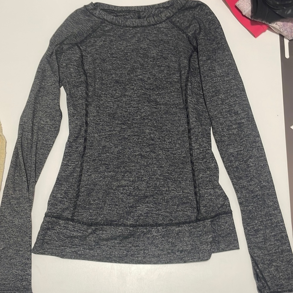 Black and grey lululemon long sleeve shirt